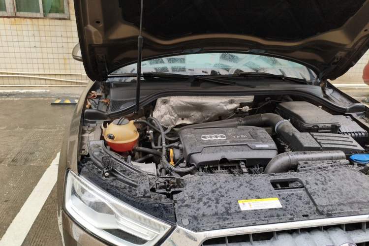Used Audi Q3 2017 35 TFSI Fashion Model Engine Bay Right