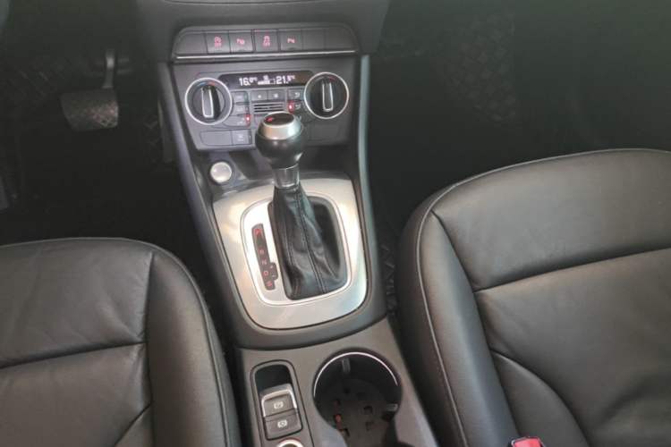 Used Audi Q3 2017 30 TFSI Fashion Model Gear Lever
