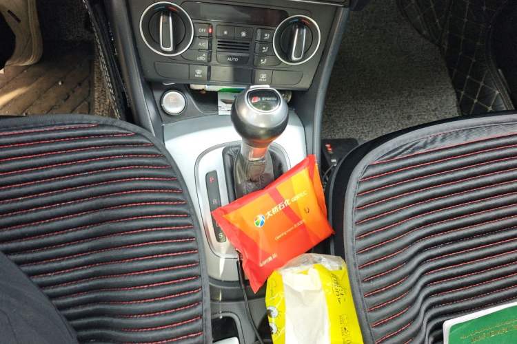 Used Audi Q3 2017 30 TFSI Fashion Model Gear Lever