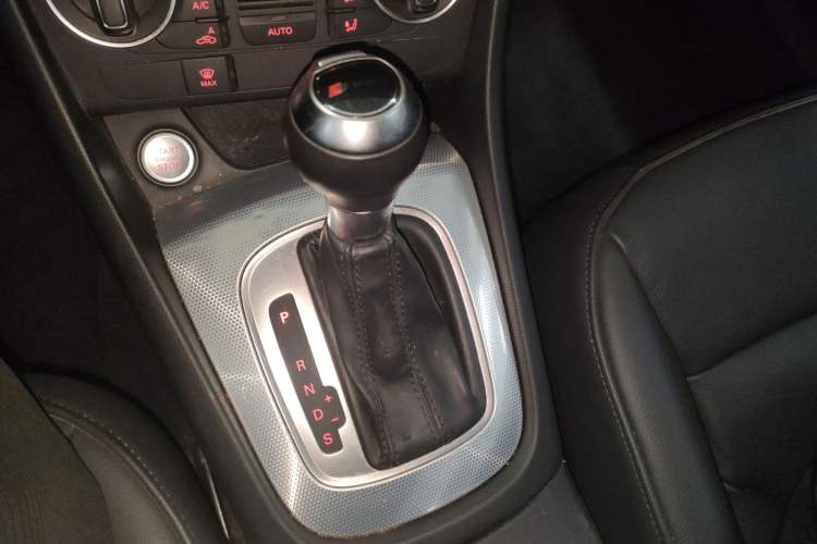 Used Audi Q3 2017 30 TFSI Fashion Model Gear Lever