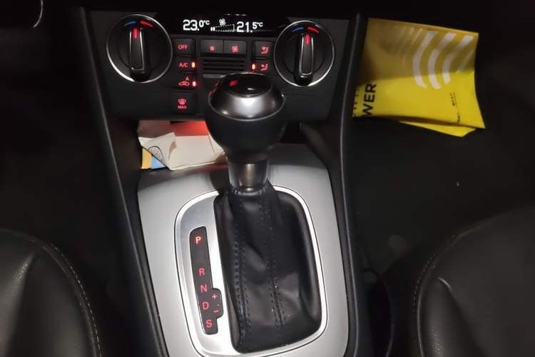 Used Audi Q3 2017 35 TFSI Fashion Model Gear Lever