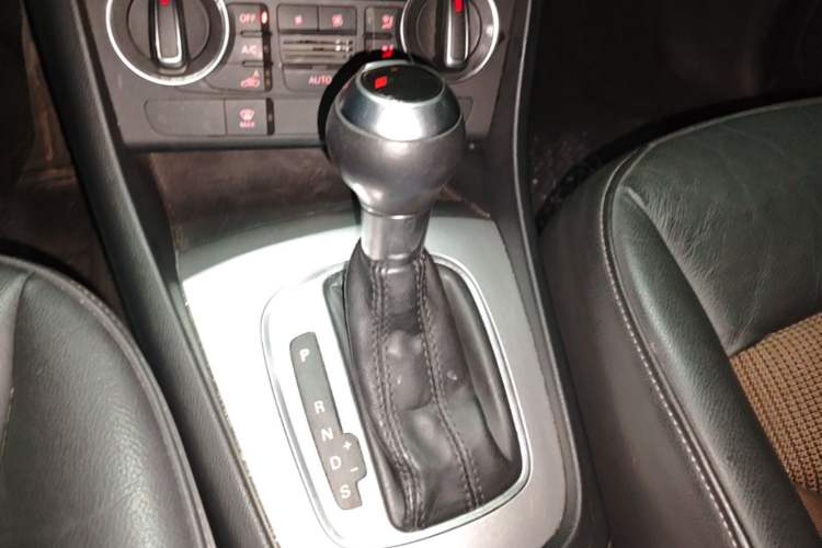 Used Audi Q3 2017 30 TFSI Fashion Model Gear Lever