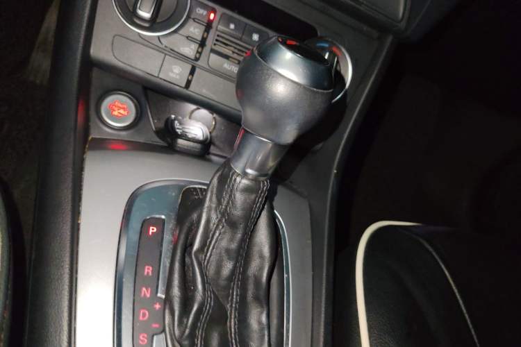 Used Audi Q3 2017 30 TFSI Fashion Model Gear Lever
