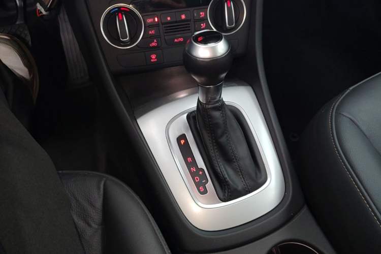 Used Audi Q3 2017 35 TFSI Fashion Model Gear Lever
