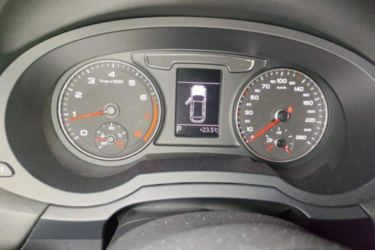 Used Audi Q3 2017 35 TFSI Fashion Model Instrument Cluster