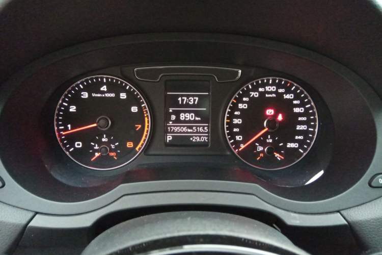 Used Audi Q3 2017 35 TFSI Fashion Model Instrument Cluster