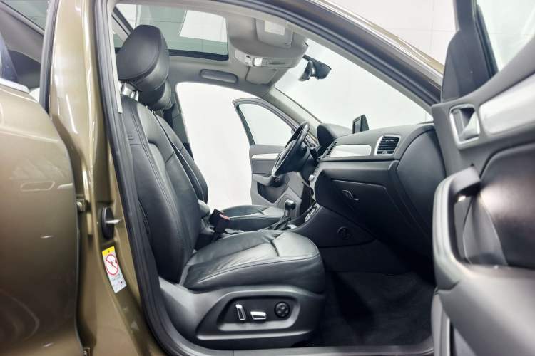 Used Audi Q3 2017 35 TFSI quattro all-wheel drive fashion model Interior 2
