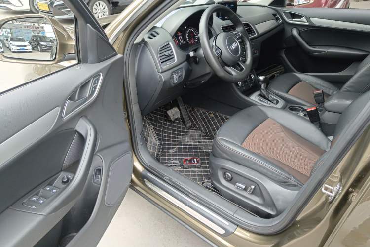Used Audi Q3 2017 35 TFSI Fashion Model Interior 3