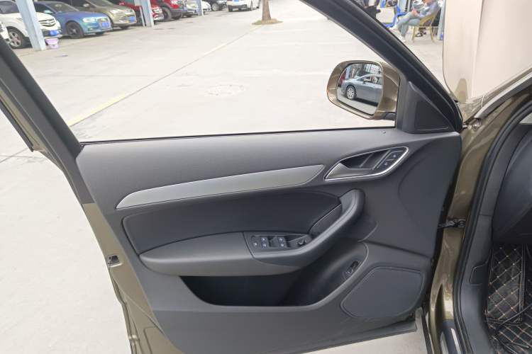 Used Audi Q3 2017 35 TFSI Fashion Model Interior 7