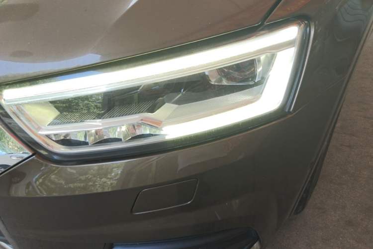 Used Audi Q3 2017 30 TFSI Fashion Model Left Front Headlight
