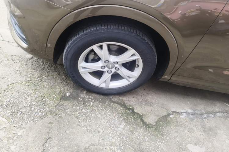 Used Audi Q3 2017 30 TFSI Fashion Model Left Front Wheel Hub