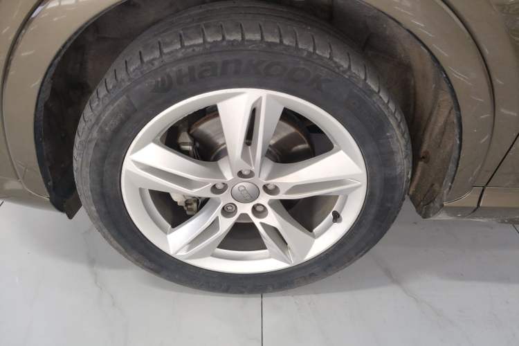 Used Audi Q3 2017 30 TFSI Fashion Model Left Front Wheel Hub