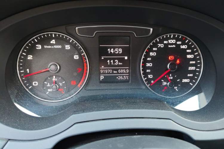 Used Audi Q3 2017 35 TFSI Fashion Model Odometer Close Up