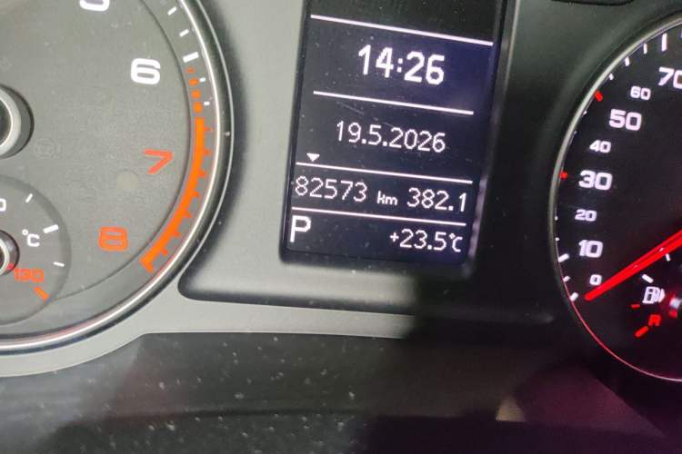 Used Audi Q3 2017 35 TFSI Fashion Model Odometer Close Up