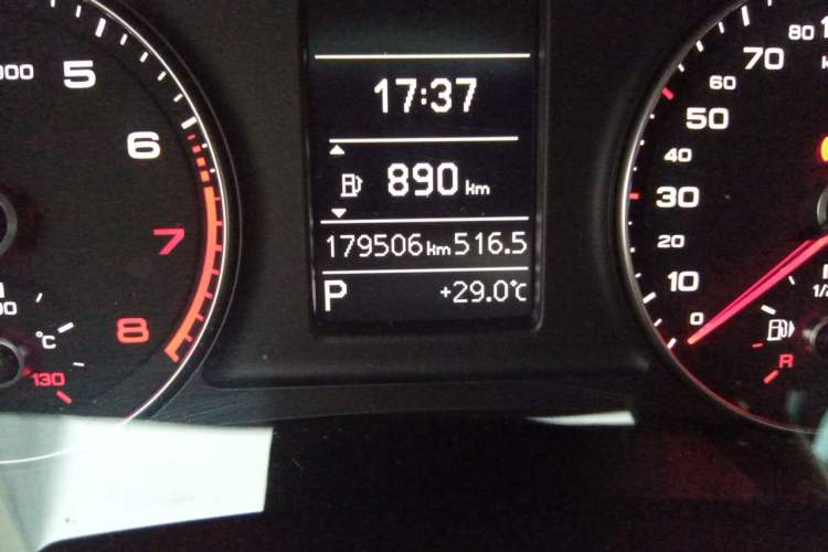 Used Audi Q3 2017 35 TFSI Fashion Model Odometer Close Up