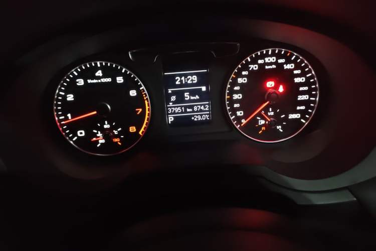Used Audi Q3 2017 35 TFSI Fashion Model Odometer Close Up