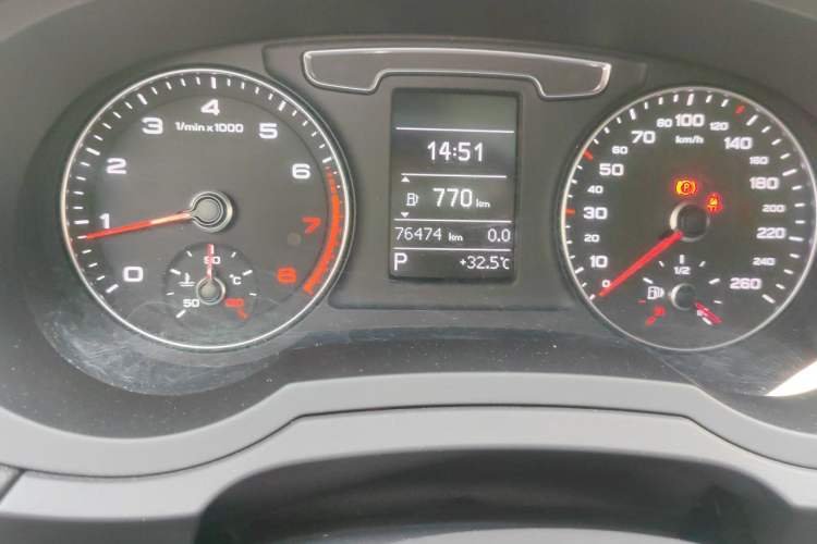 Used Audi Q3 2017 35 TFSI Fashion Model Odometer Close Up