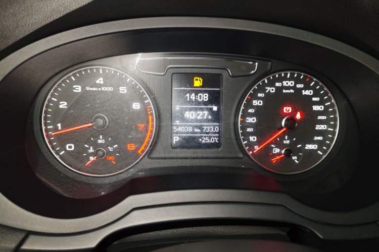 Used Audi Q3 2017 30 TFSI Fashion Model Odometer Close Up