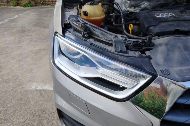 Used Audi Q3 2017 35 TFSI Fashion Model Right Front Headlight