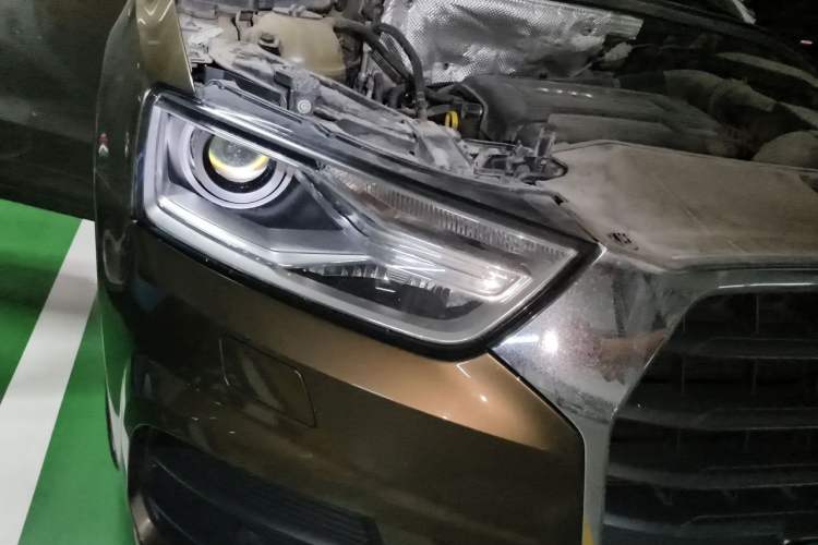 Used Audi Q3 2017 35 TFSI Fashion Model Right Front Headlight