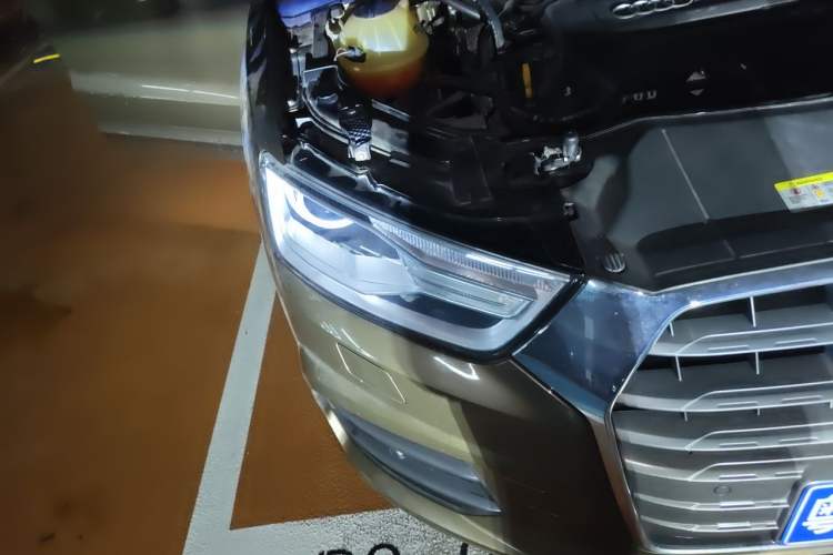 Used Audi Q3 2017 35 TFSI Fashion Model Right Front Headlight