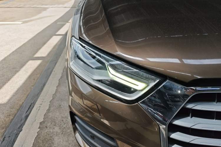 Used Audi Q3 2017 30 TFSI Fashion Model Right Front Headlight