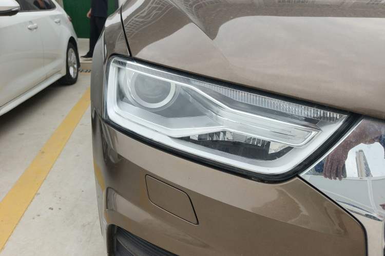 Used Audi Q3 2017 30 TFSI Fashion Model Right Front Headlight