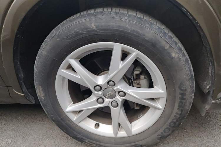 Used Audi Q3 2017 30 TFSI Fashion Model Right Front Wheel Hub