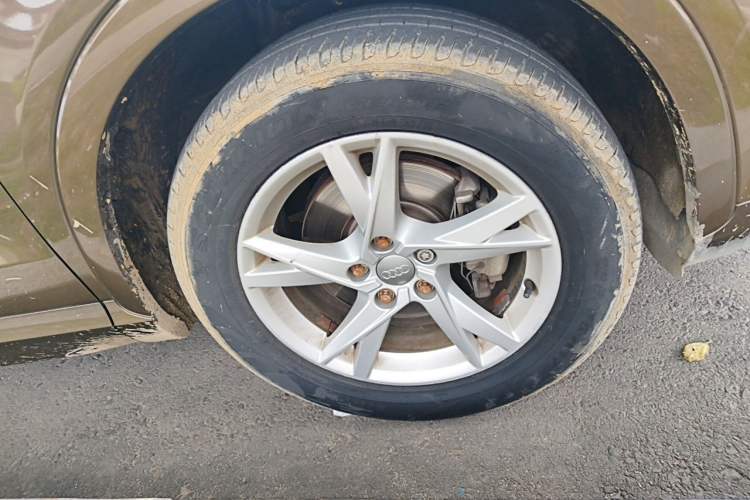 Used Audi Q3 2017 30 TFSI Fashion Model Right Front Wheel Hub