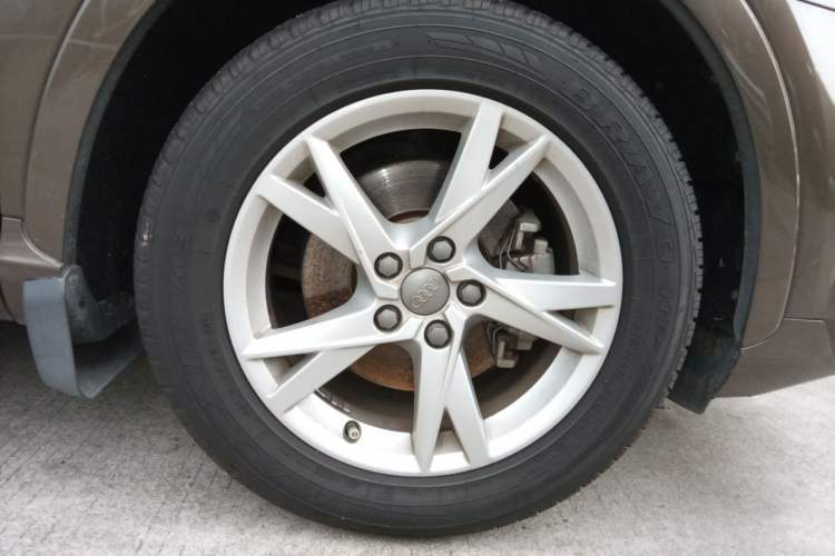 Used Audi Q3 2017 35 TFSI Fashion Model Right Front Wheel Hub