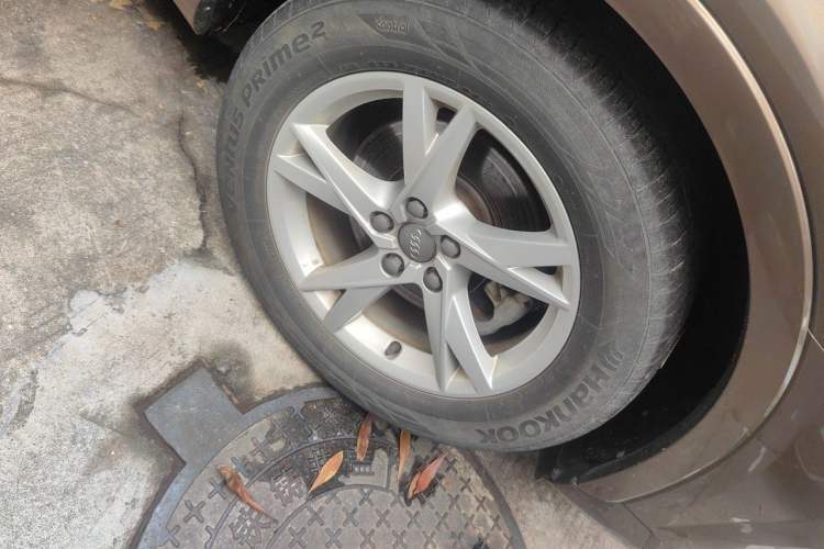 Used Audi Q3 2017 35 TFSI Fashion Model Right Front Wheel Hub