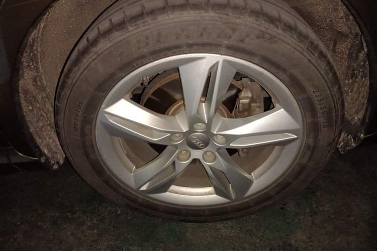 Used Audi Q3 2017 30 TFSI Fashion Model Right Front Wheel Hub