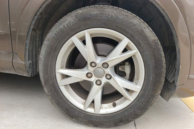 Used Audi Q3 2017 30 TFSI Fashion Model Right Front Wheel Hub