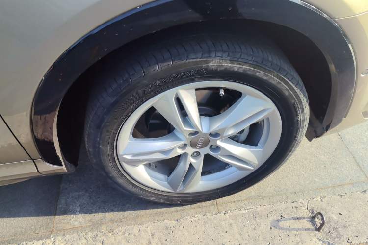 Used Audi Q3 2017 35 TFSI Style Edition Right Front Wheel Hub