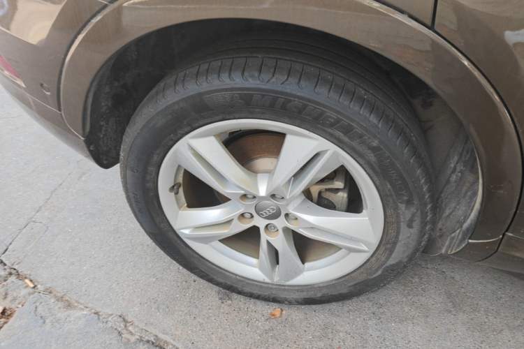 Used Audi Q3 2017 30 TFSI Fashion Model Right Rear Wheel Hub