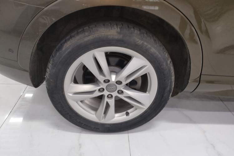 Used Audi Q3 2017 30 TFSI Fashion Model Right Rear Wheel Hub