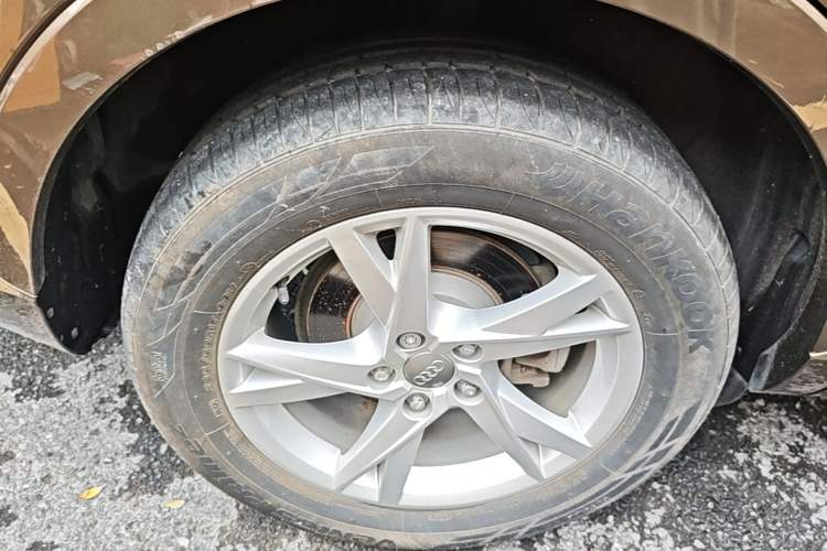 Used Audi Q3 2017 30 TFSI Fashion Model Right Rear Wheel Hub