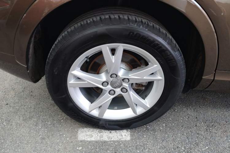 Used Audi Q3 2017 35 TFSI Fashion Model Right Rear Wheel Hub