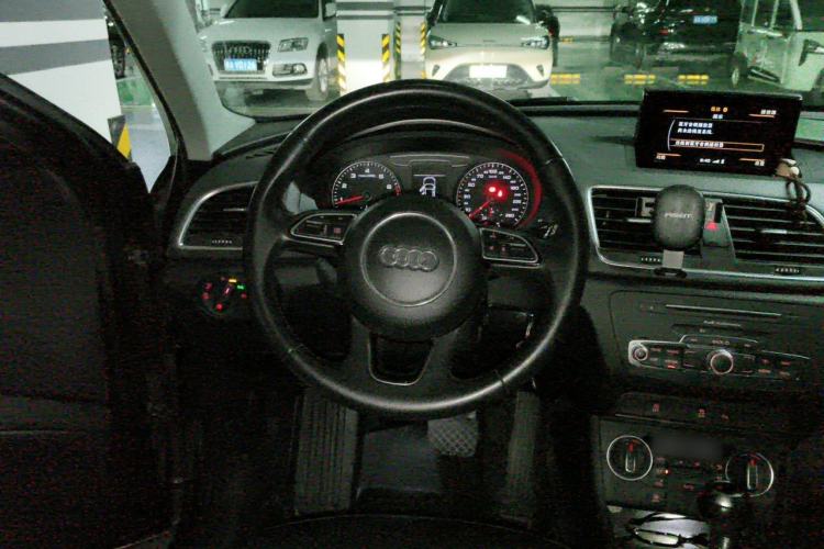 Used Audi Q3 2017 35 TFSI Fashion Model Steering Wheel