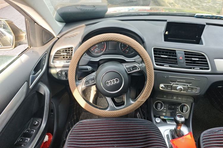 Used Audi Q3 2017 30 TFSI Fashion Model Steering Wheel