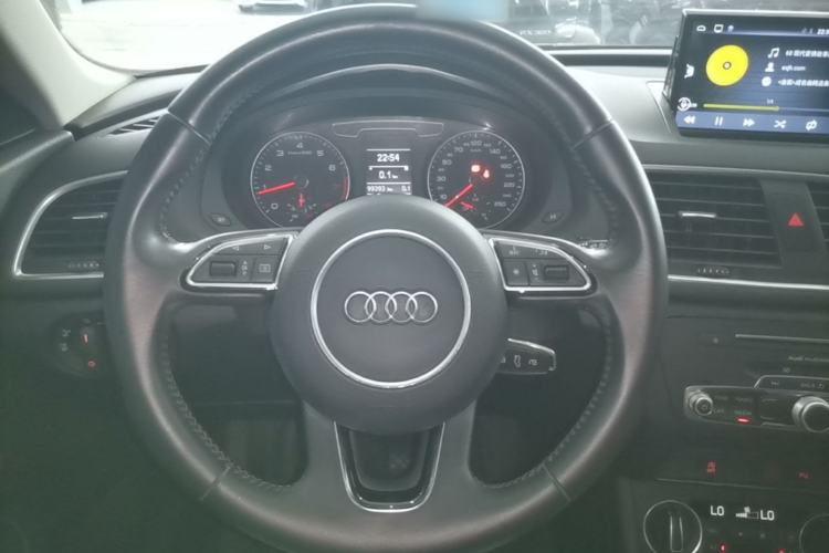 Used Audi Q3 2017 35 TFSI Fashion Model Steering Wheel