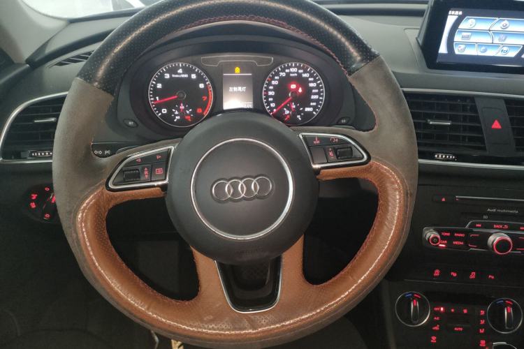 Used Audi Q3 2017 30 TFSI Fashion Model Steering Wheel