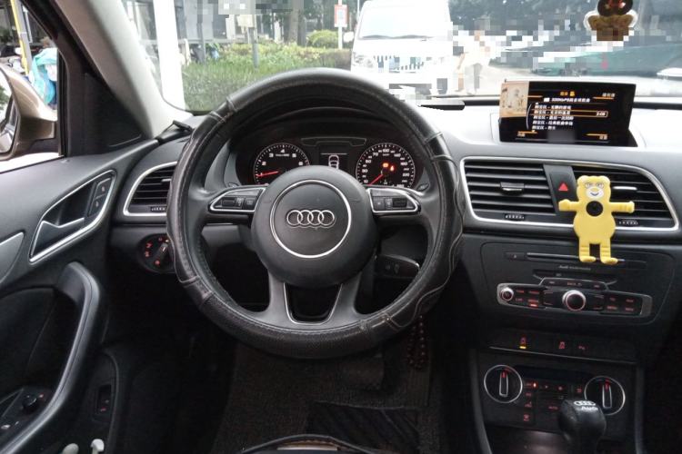 Used Audi Q3 2017 35 TFSI Fashion Model Steering Wheel