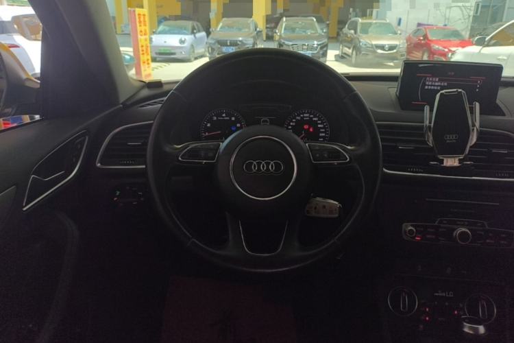 Used Audi Q3 2017 30 TFSI Fashion Model Steering Wheel