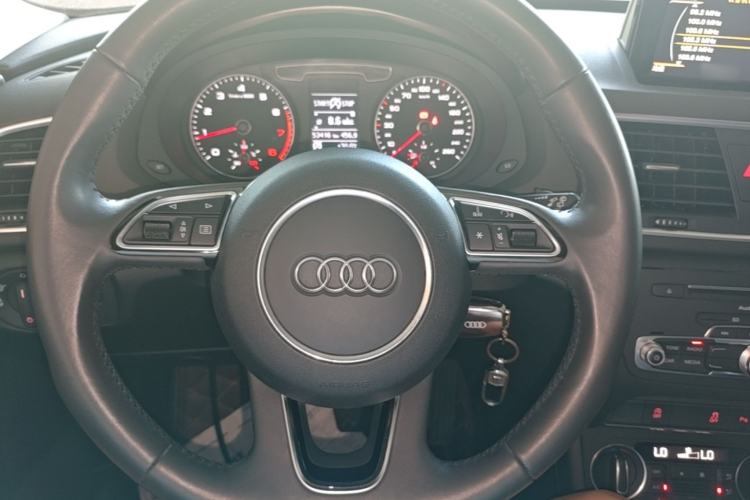 Used Audi Q3 2017 30 TFSI Fashion Model Steering Wheel