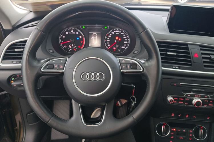 Used Audi Q3 2017 35 TFSI Fashion Model Steering Wheel