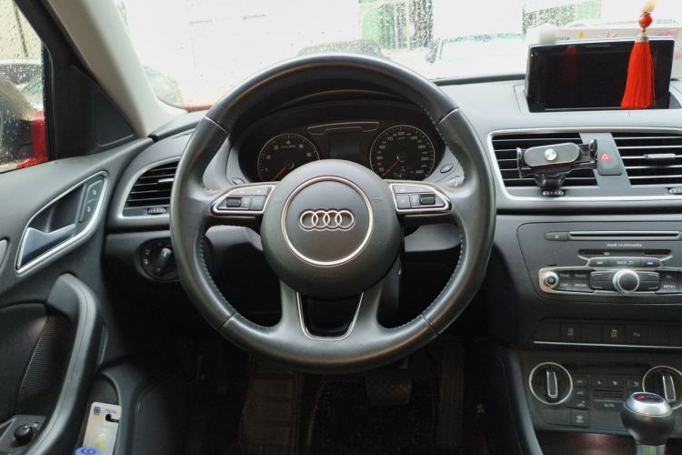 Used Audi Q3 2017 35 TFSI Fashion Model Steering Wheel