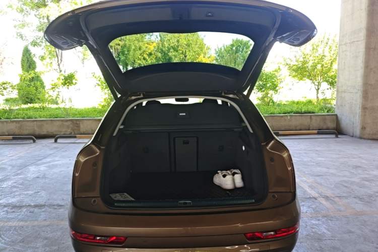 Used Audi Q3 2017 30 TFSI Fashion Model Trunk