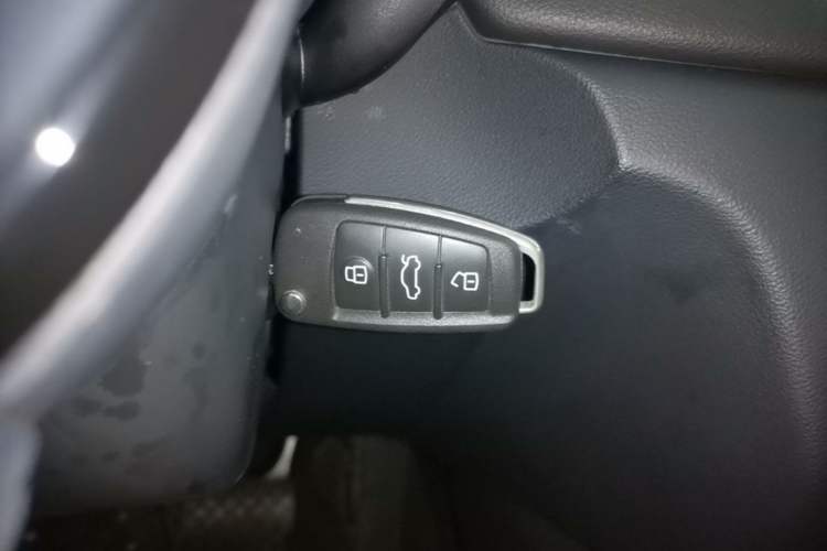 Used Audi Q3 2017 35 TFSI Fashion Model Vehicle Key