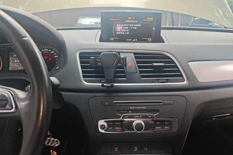 Used Audi Q3 2017 30 TFSI Fashion Model Audio And AC Panel